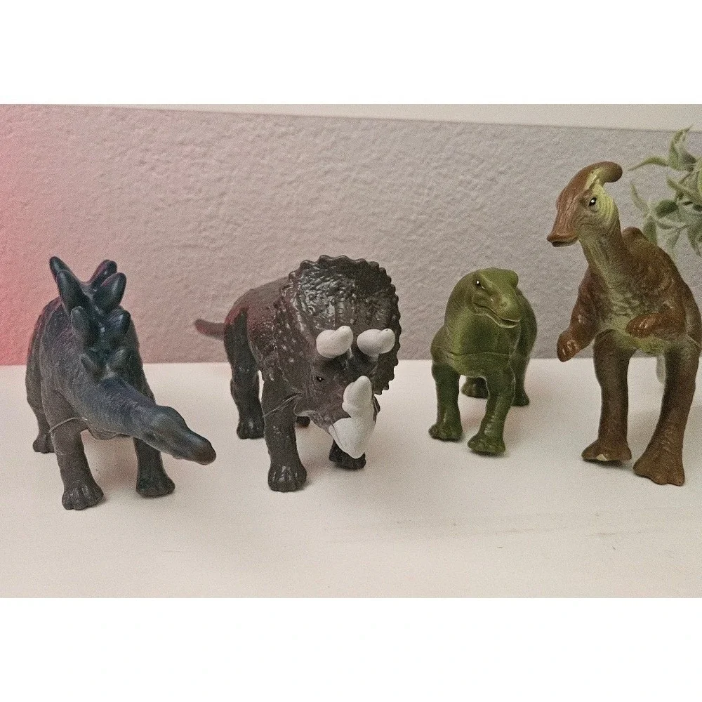 Plastic Dinosaur Toy Figures Lot of 4 Triceratops‎ Brachiosaurus